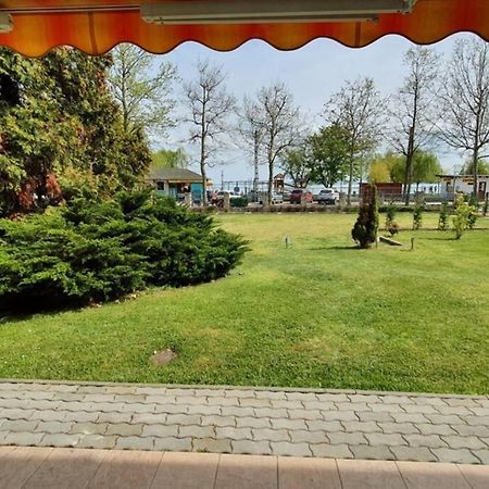 Igenyes 4 Fos Apartman Koezvetlen A Strandnal Leilighet Csopak Eksteriør bilde