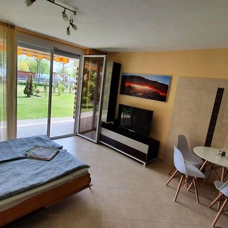 Igenyes 4 Fos Apartman Koezvetlen A Strandnal Leilighet Csopak Eksteriør bilde